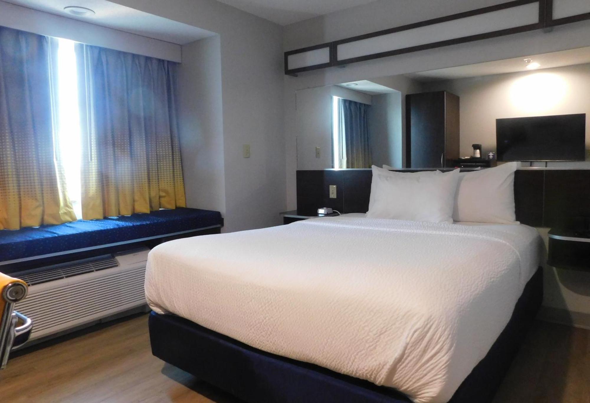 Microtel Inn & Suites By Wyndham Wheeling At The Highlands Triadelphia Dış mekan fotoğraf