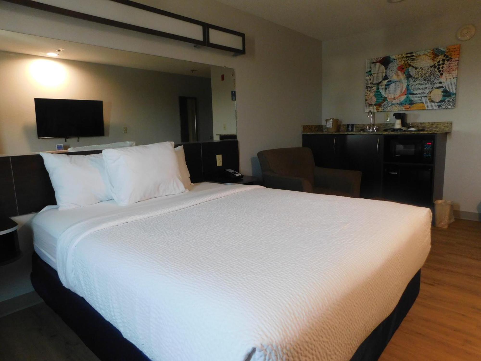 Microtel Inn & Suites By Wyndham Wheeling At The Highlands Triadelphia Dış mekan fotoğraf