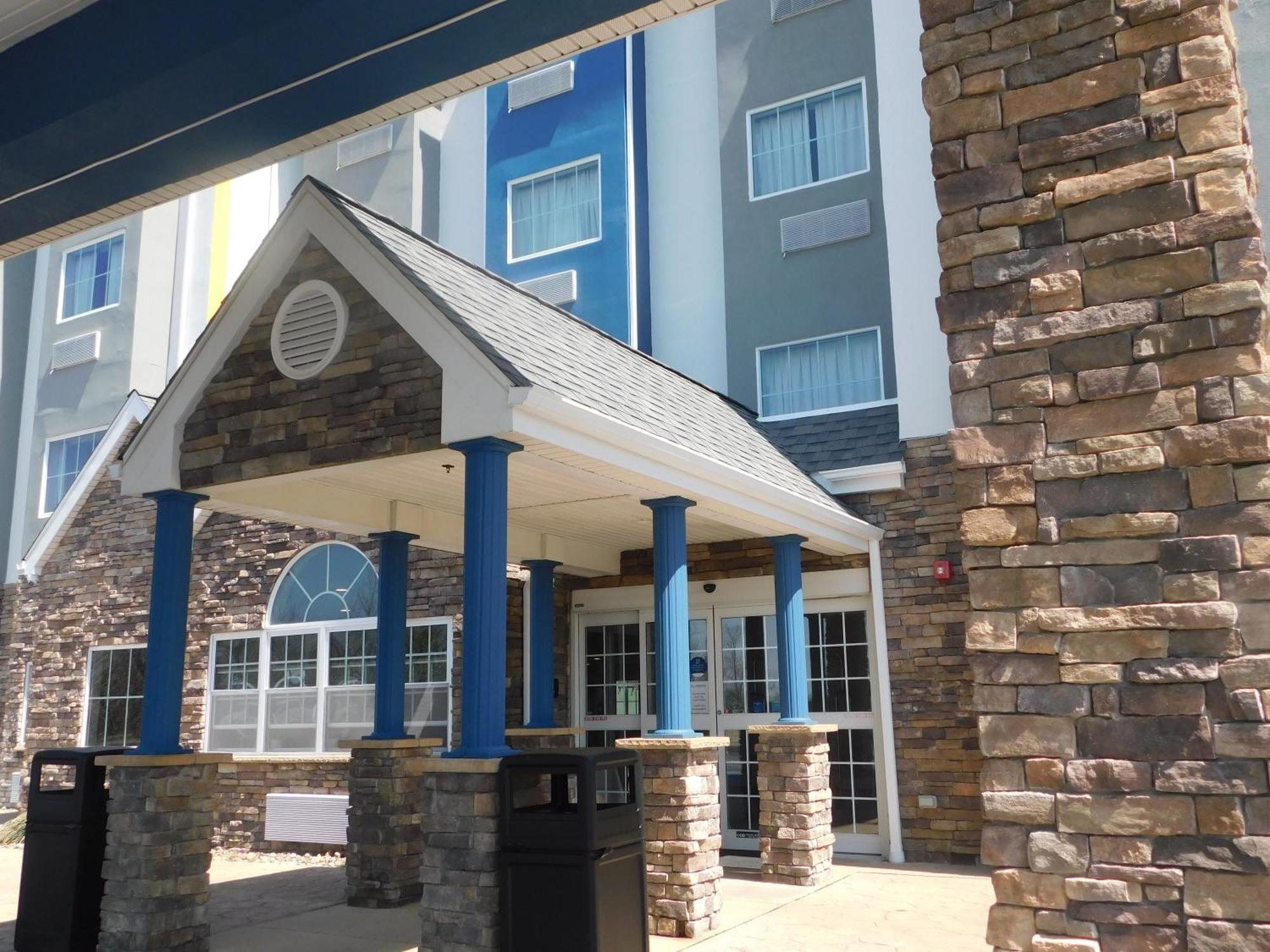 Microtel Inn & Suites By Wyndham Wheeling At The Highlands Triadelphia Dış mekan fotoğraf