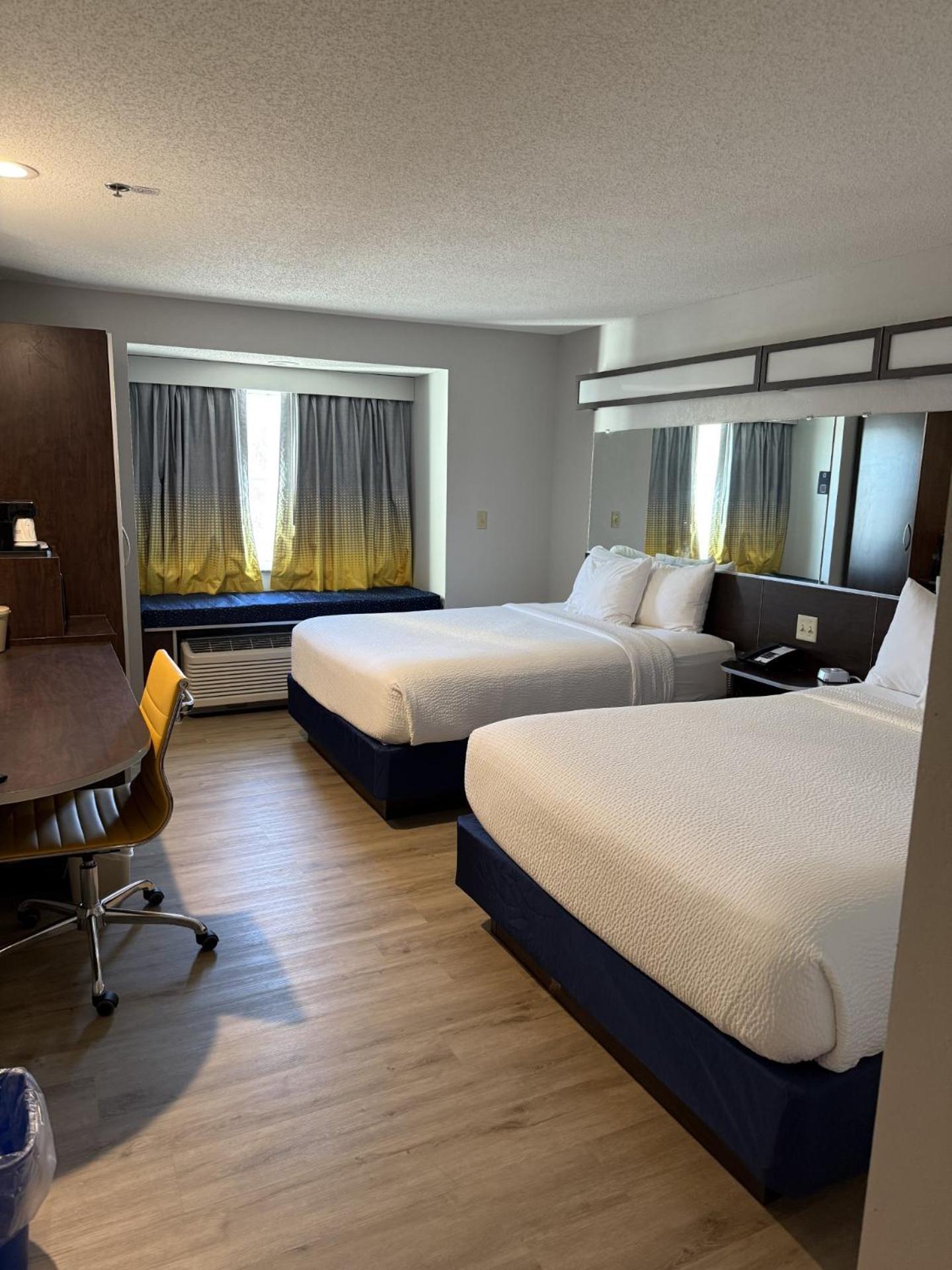 Microtel Inn & Suites By Wyndham Wheeling At The Highlands Triadelphia Dış mekan fotoğraf