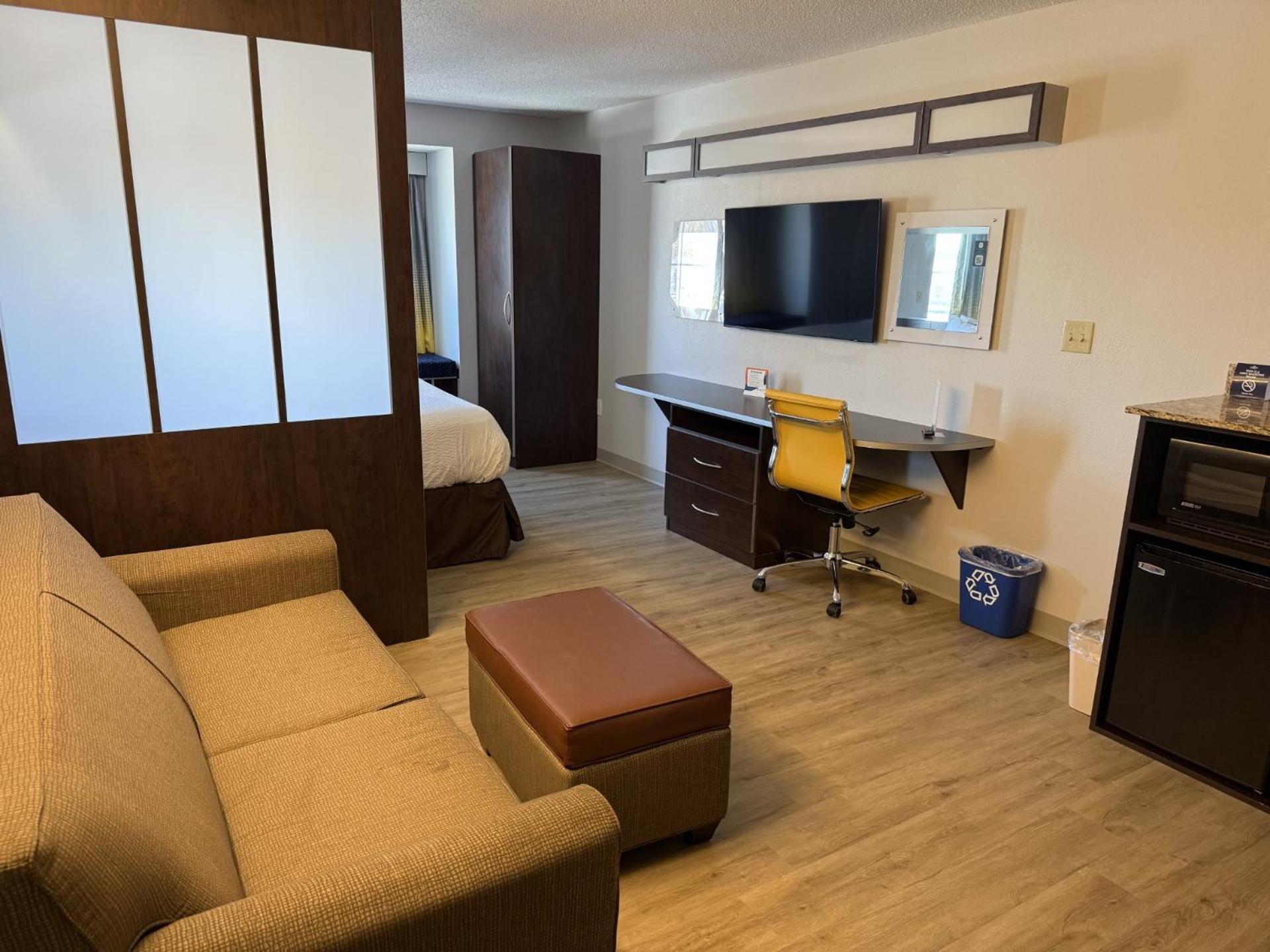 Microtel Inn & Suites By Wyndham Wheeling At The Highlands Triadelphia Dış mekan fotoğraf