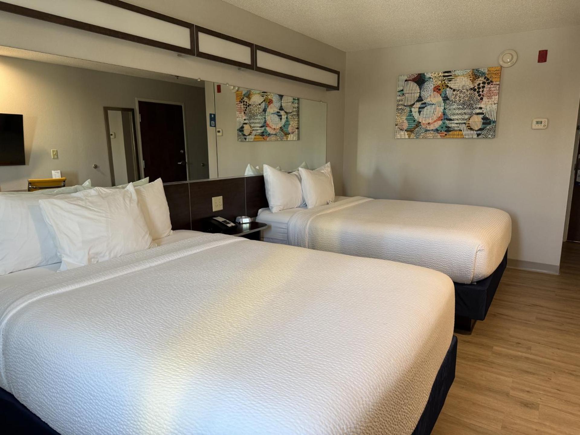 Microtel Inn & Suites By Wyndham Wheeling At The Highlands Triadelphia Dış mekan fotoğraf
