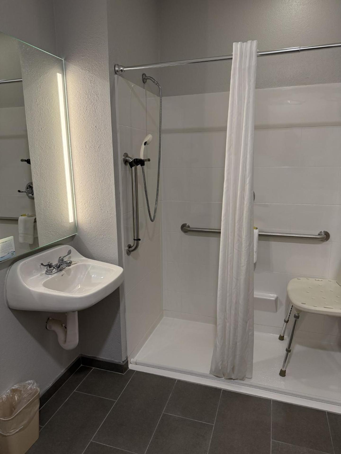 Microtel Inn & Suites By Wyndham Wheeling At The Highlands Triadelphia Dış mekan fotoğraf